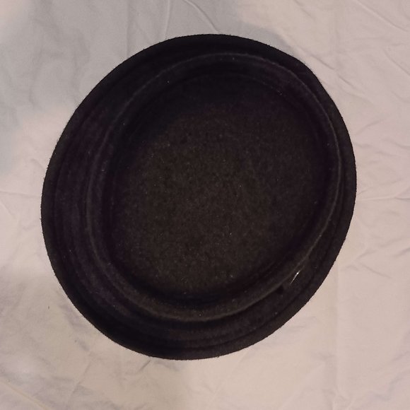 Hat - Picture 2 of 7